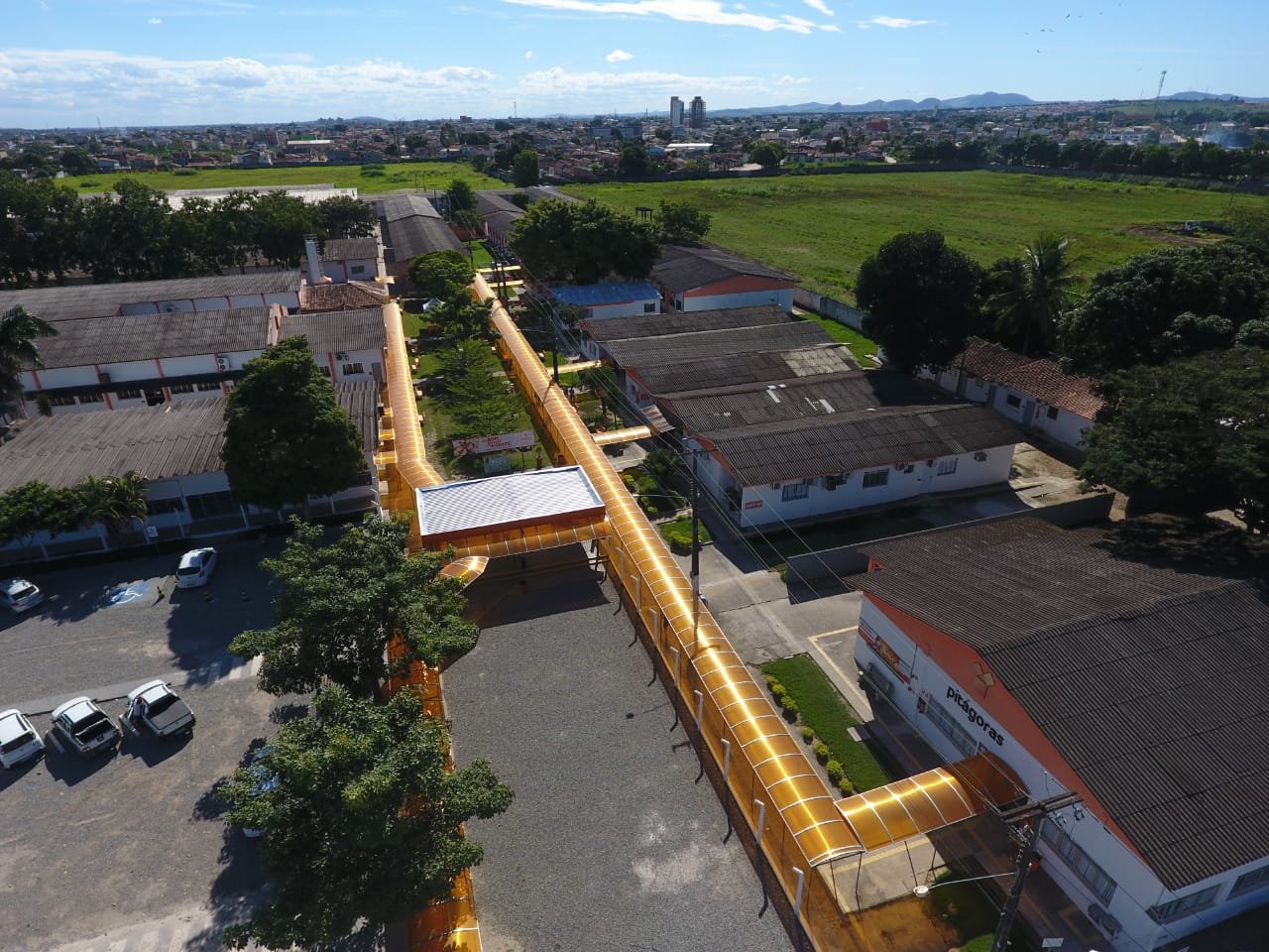 Casa do Policarbonato - Alveolar Amarela