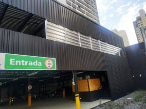 Venezianas em Policarbonato - Começo montagem