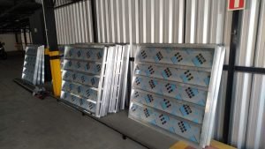 Venezianas montadas na obra - A Casa do Policarbonato
